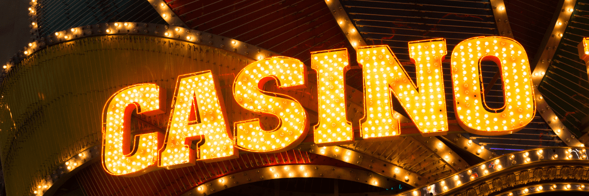 cv444 Aviator backdrop with a dramatic sky-themed crash-game scene